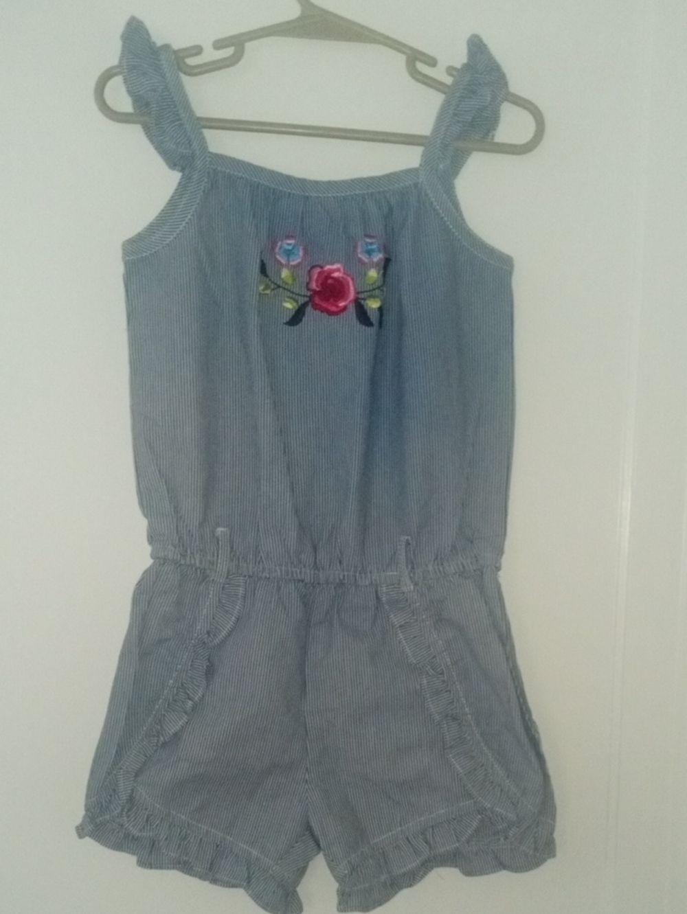 girl 4/5 pin stripe romper